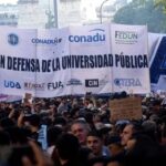 Universitarios rechazan el aumento extraordinario ofrecido por el gobierno