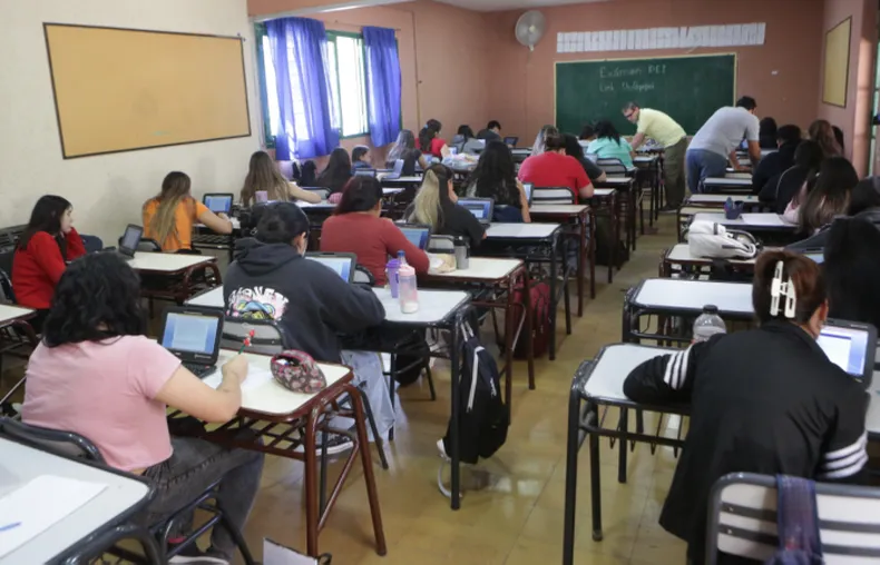 La Dirección General de Escuelas oficializó las carreras estratégicas para la educación superior