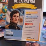 Álbum de figuritas con héroes de la patria: la propuesta que llega a las aulas correntinas