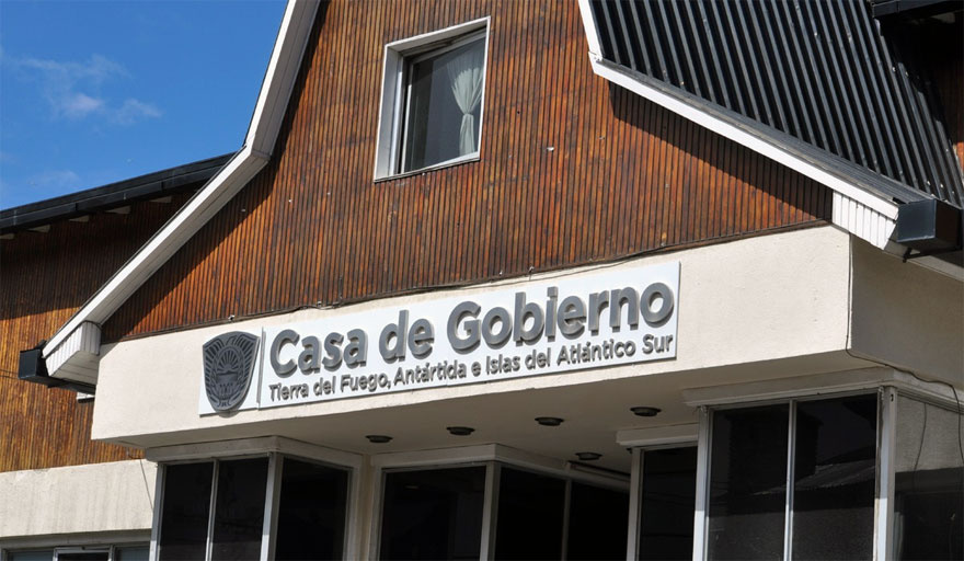 AMET Tierra del Fuego pidió al gobernador “pago urgente” y rechazó “descuentos a quienes reclaman”