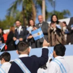 Valdés encabezó el acto por el Día de la Bandera y tomó la promesa a 3 mil estudiantes