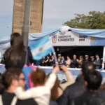 En Corrientes una multitud acompañó el desfile por los 210 años de la independencia