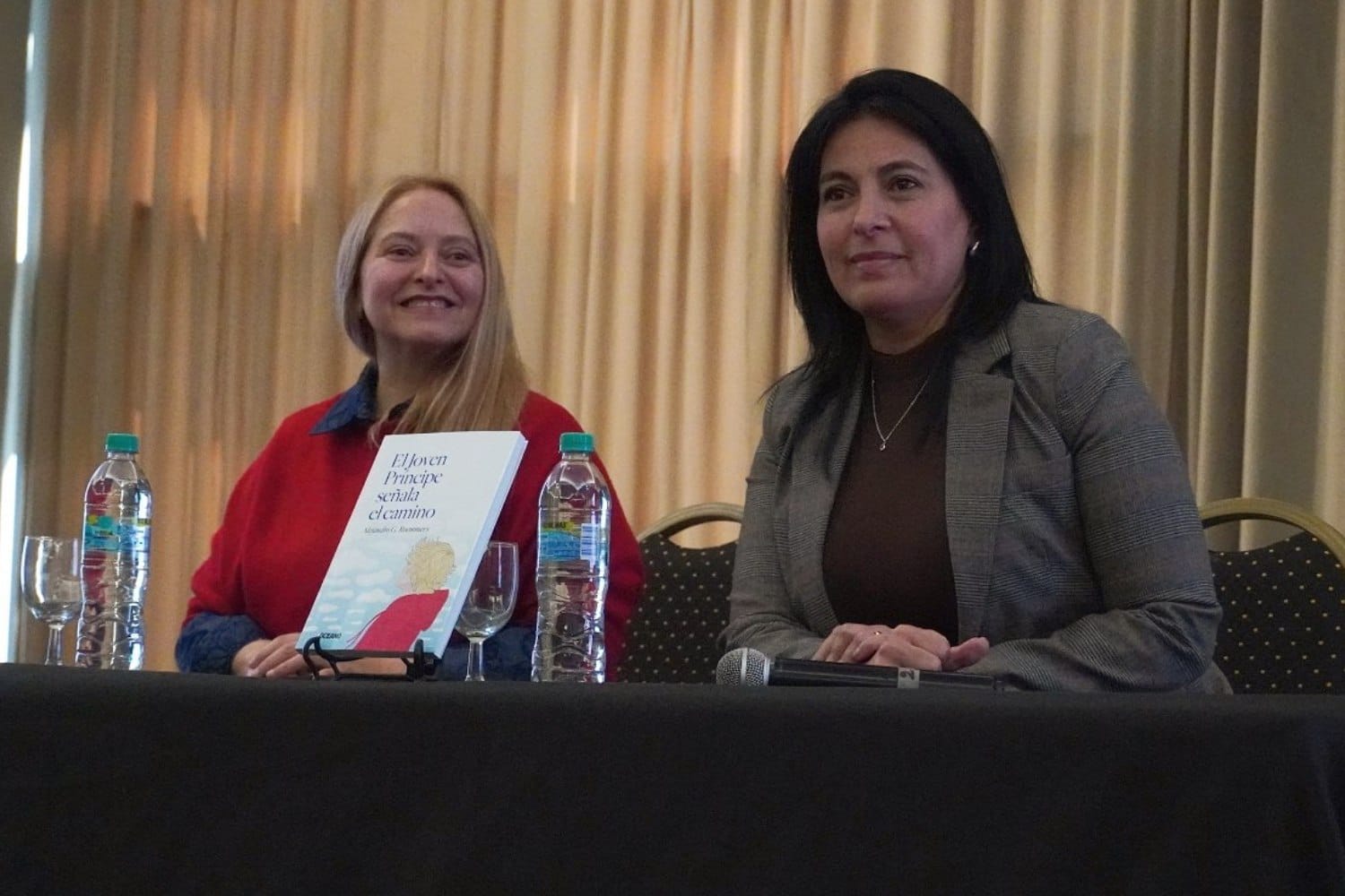 Más de 8 mil docentes participaron de las conferencias inaugurales de la Pre Feria Provincial del Libro