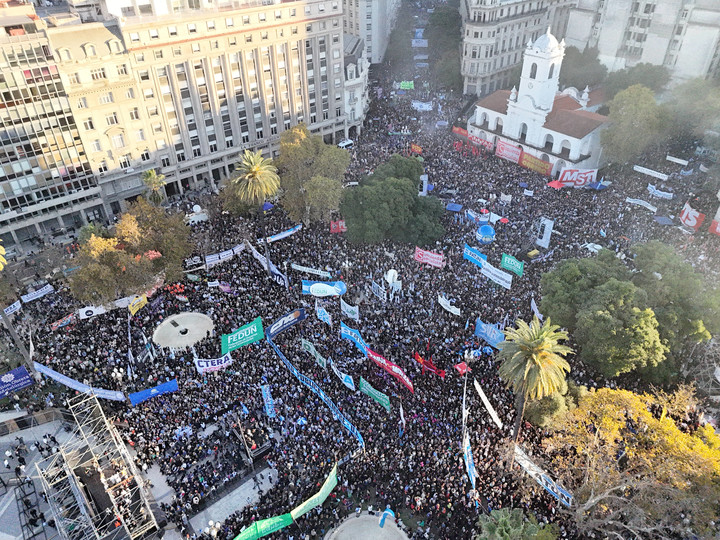 Universidades: esperan que el Gobierno cumpla con la ley de Fondos, 25% de aumento a los docentes