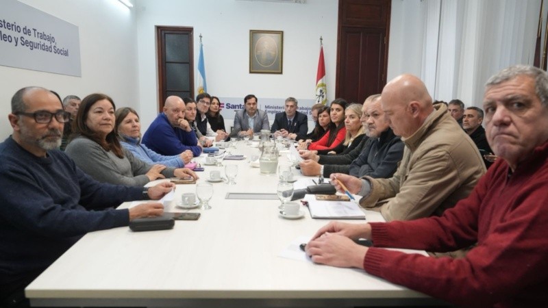 Docentes de Santa Fe rechazaron el ofrecimiento y anunciaron paros