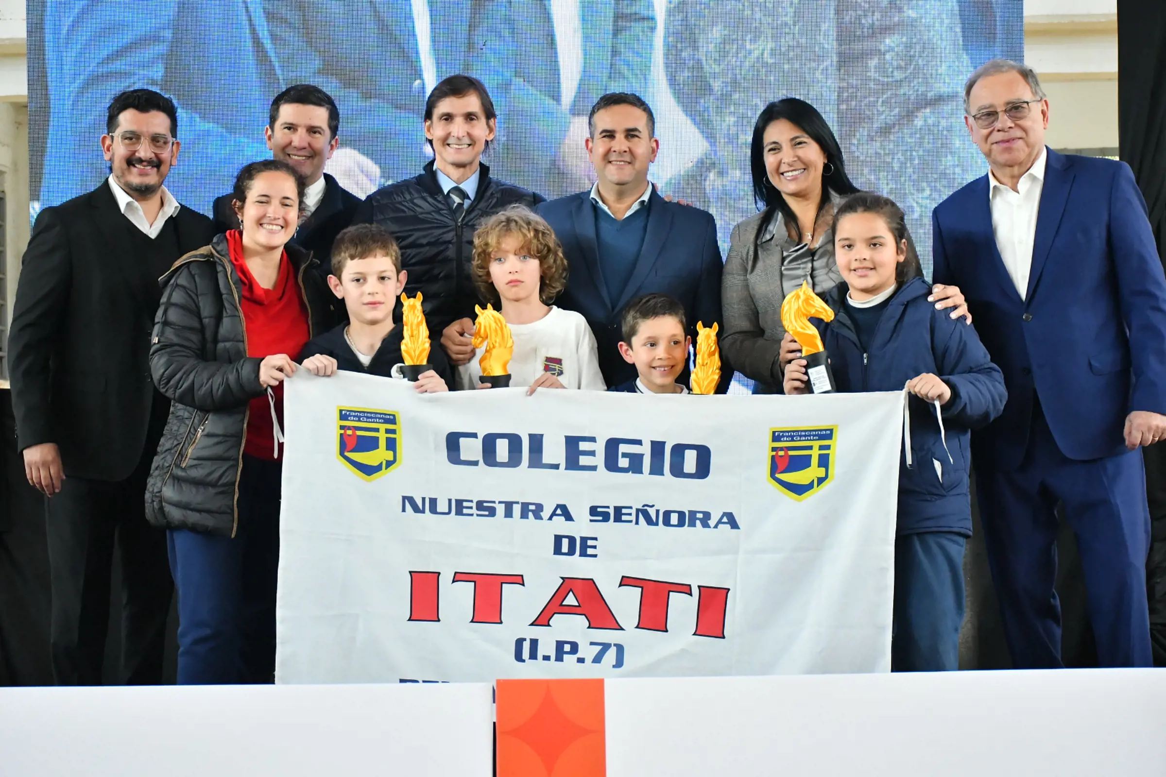 Con la premiación a los campeones, finalizó el Encuentro de Ajedrez Educativo