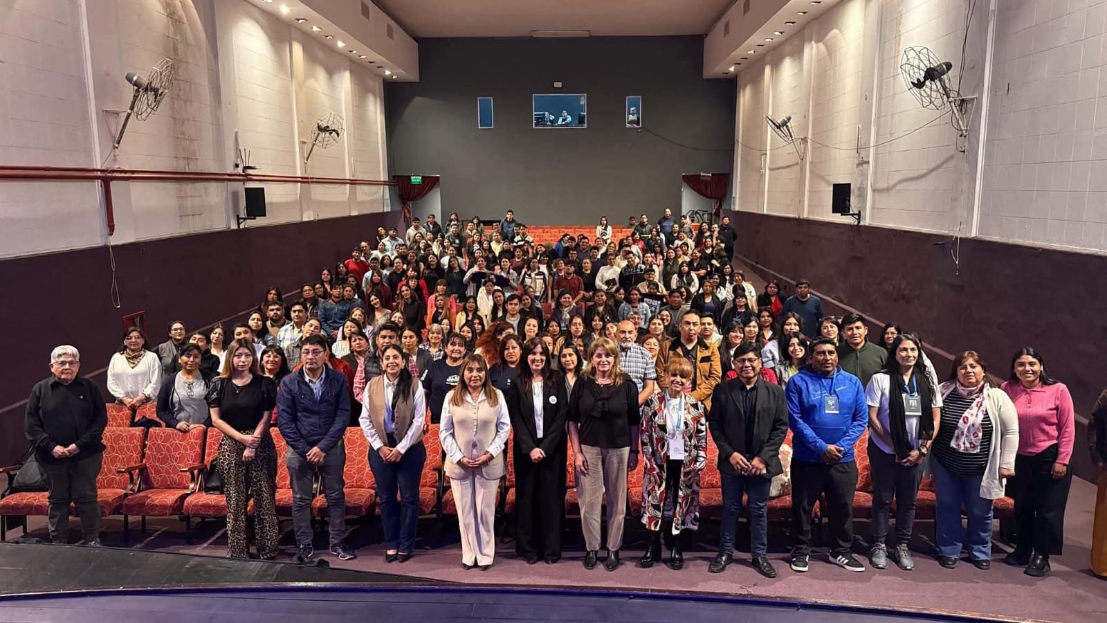 𝗘𝘀𝗰𝘂𝗰𝗵𝗮𝗿 𝗽𝗮𝗿𝗮 𝗿𝗲𝘃𝗶𝗻𝗰𝘂𝗹𝗮𝗿: 𝗶𝗻𝘁𝗲𝗿𝘃𝗲𝗻𝗰𝗶𝗼𝗻𝗲𝘀 𝘀𝗼𝗰𝗶𝗼𝗲𝗱𝘂𝗰𝗮𝘁𝗶𝘃𝗮𝘀 𝘆 𝗰𝗼𝗿𝗿𝗲𝘀𝗽𝗼𝗻𝘀𝗮𝗯𝗶𝗹𝗶𝗱𝗮𝗱 𝘁𝗲𝗿𝗿𝗶𝘁𝗼𝗿𝗶𝗮𝗹 𝗲𝗻 𝗲𝗹 𝗣𝗿𝗼𝗴𝗿𝗮𝗺𝗮 𝗤𝗥