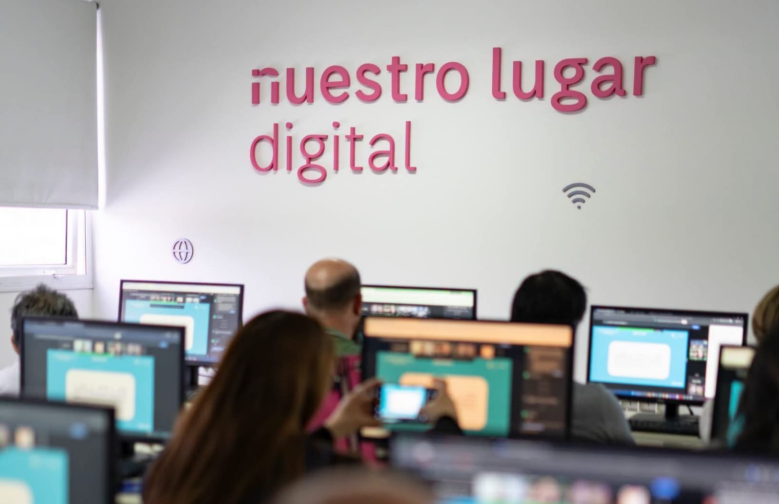 IA Lab: Laboratorio de Inteligencia Artificial en el Aula Digital