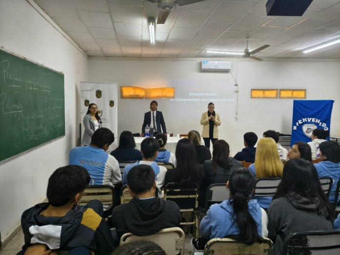 Estudiantes del Colegio Edgar Romero Maciel conocieron la Licenciatura en Criminalística de la UNNE 