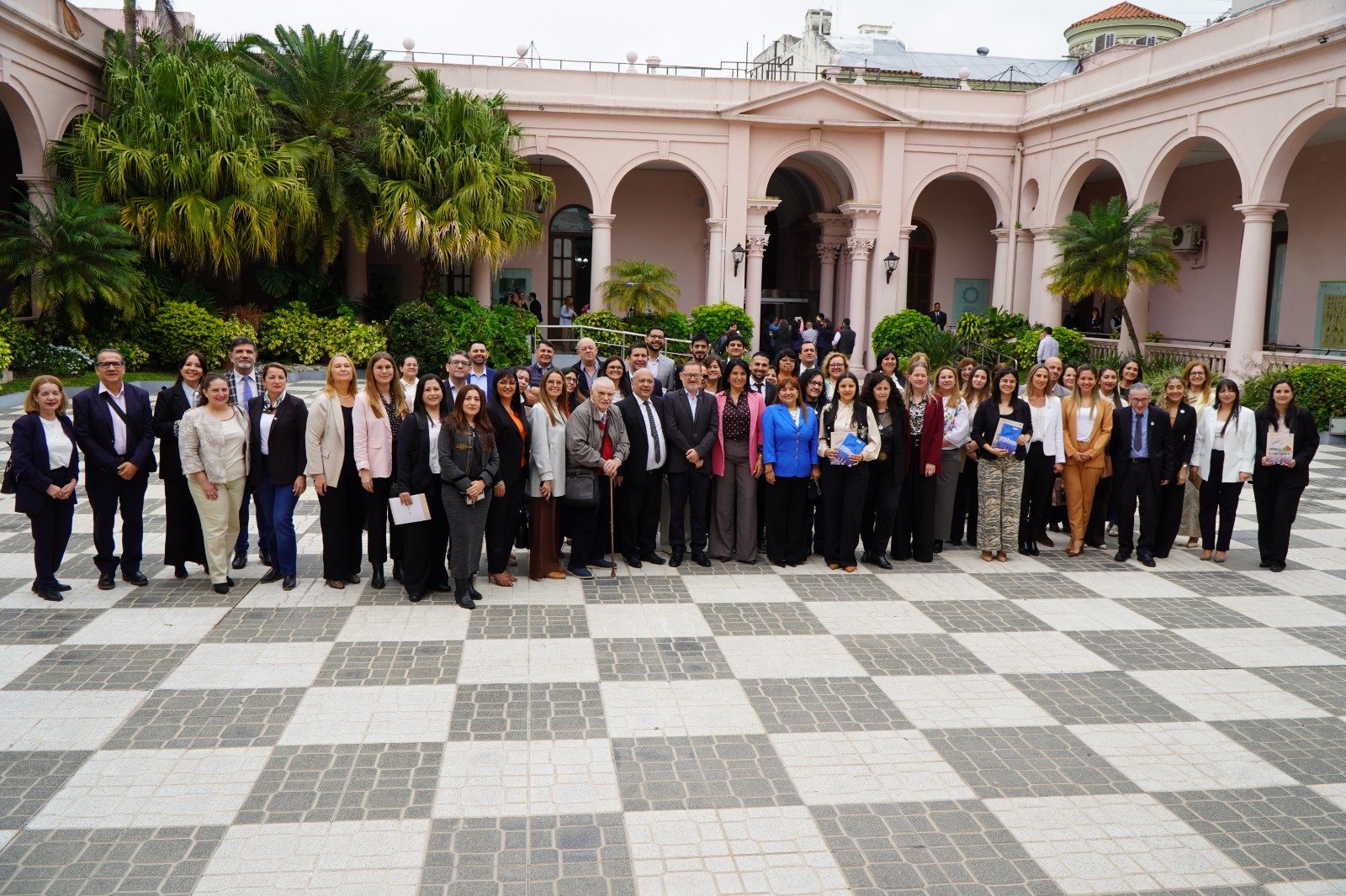 La Provincia presentó un nuevo libro de Geografía para la educación secundaria