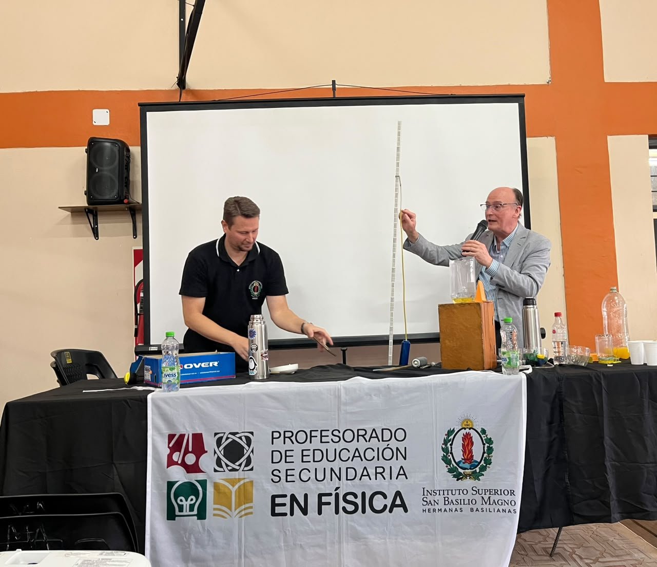 Un seminario que puso en movimiento las preguntas que hoy desafían a los educadores en el aula